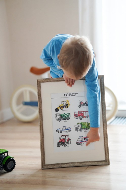 Plakat edukacyjny Pojazdy z dzieckiem